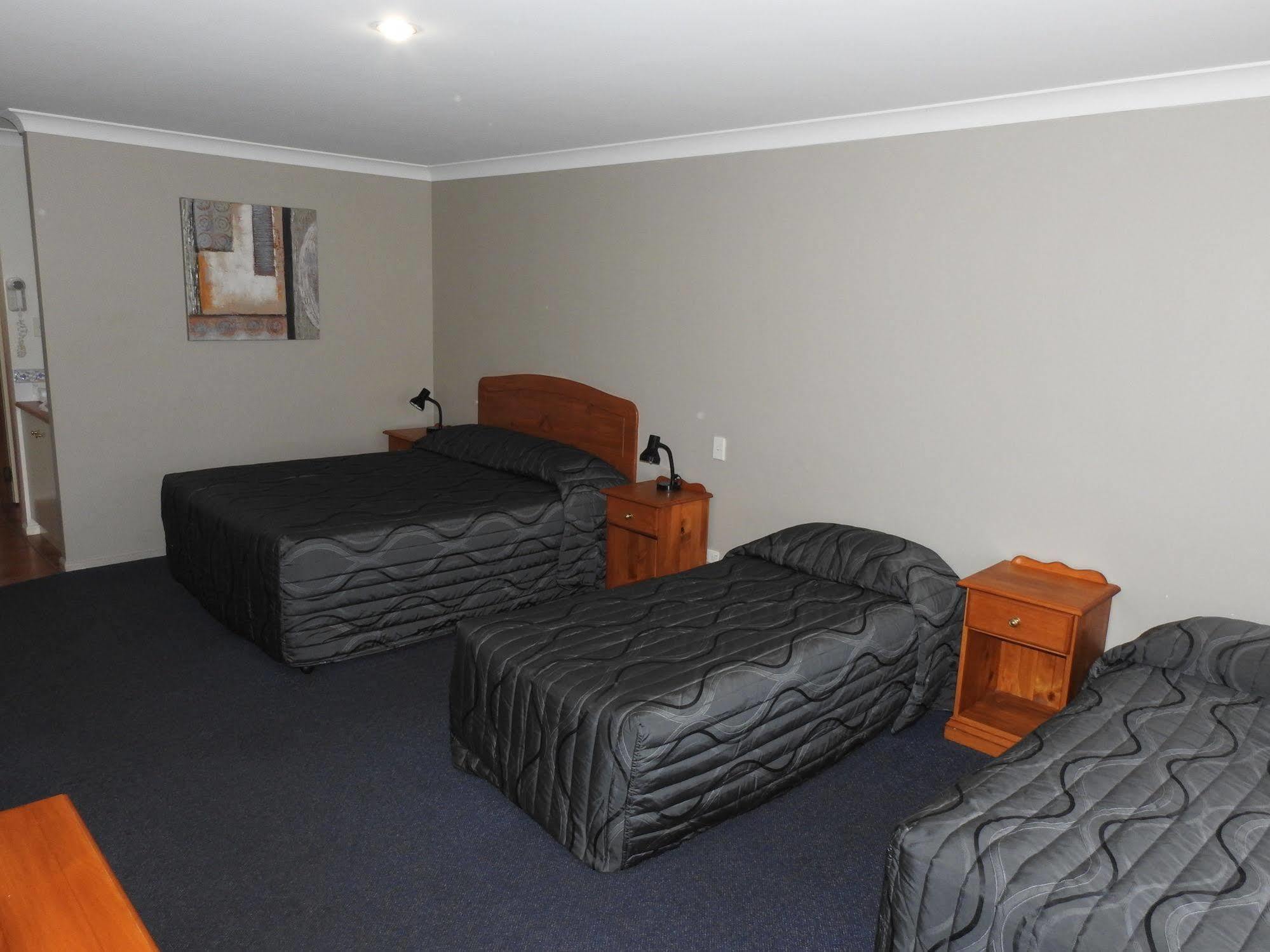 Asters On James Motor Inn Toowoomba Esterno foto